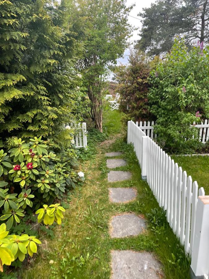 Nice Apartment With1 Bedroom Separate Living Room With A Sofa Bed And A Tiny Kitchen A Bathroom Located In Nordstrand Near By The Sea For 3 Guests With A Garden And Grill 5 Extra Guests With Extra Cost In The Cabin With Sea View Just Outside The Apar Oslo Zewnętrze zdjęcie