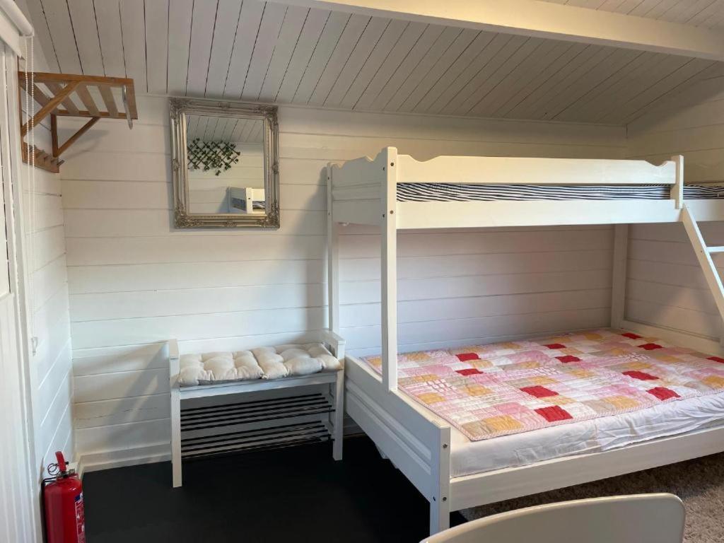 Nice Apartment With1 Bedroom Separate Living Room With A Sofa Bed And A Tiny Kitchen A Bathroom Located In Nordstrand Near By The Sea For 3 Guests With A Garden And Grill 5 Extra Guests With Extra Cost In The Cabin With Sea View Just Outside The Apar Oslo Zewnętrze zdjęcie